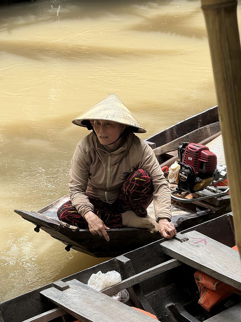 Mekong Frau im Boot